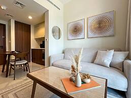 Modern City Scaping Apartment