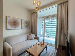 Modern City Scaping Apartment