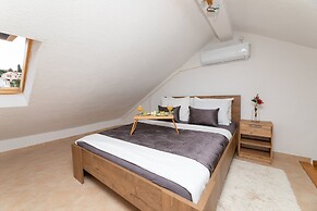 Apartments Tino