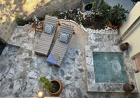 Vetus Vicinato Luxury Homes