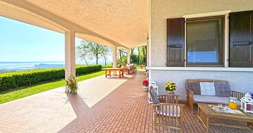 Villa Anna Miralago
