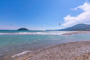 La Casetta Sull Albero 900m From the sea
