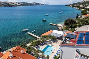 Beachfront Santa Maria 1 Apartment 4