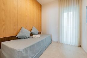 Marina Apartment 100m From Sea