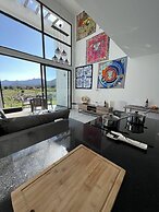 Hermes Penthouse Apartment With Mountain View