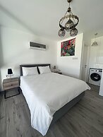 Hermes Penthouse Apartment With Mountain View