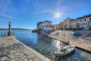Lago Magico Pied Dans L Eau