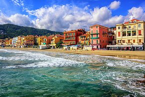Il Suono del Mare 200 mt From sea