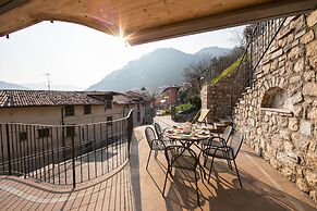 Casa Angiolina Lake Mountain View