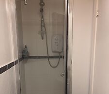 2 Bed Flat - Sleeps 4 - Pets - Parking - Wifi