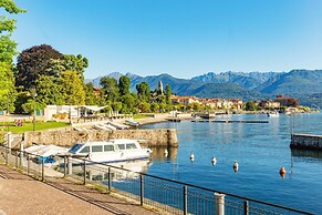 Petalo Bianco 100m From Lake