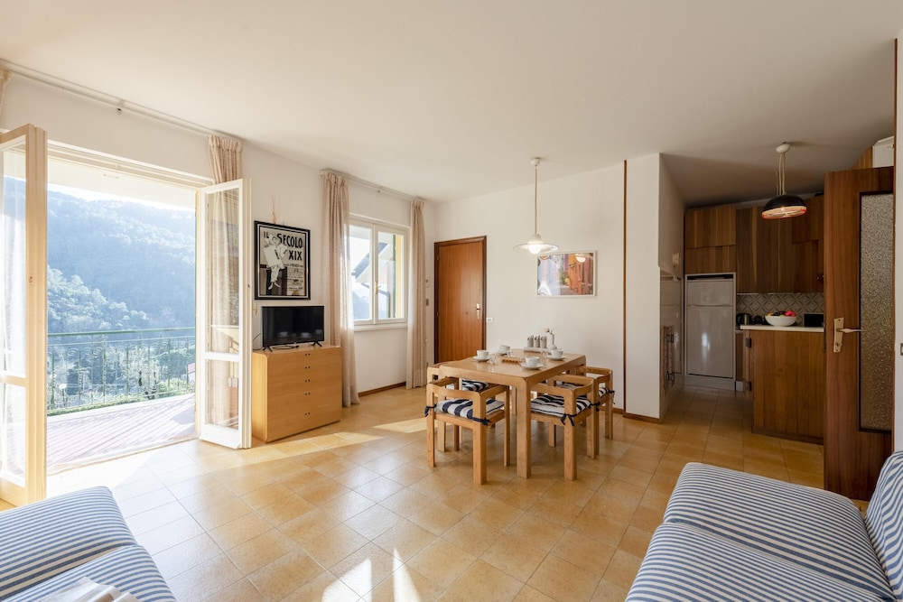 Peaceful Apartment In Deiva Marina