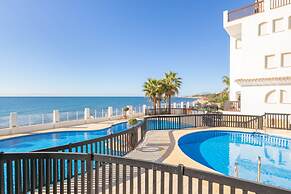 Puerta del mar 2 Beachfront and Pool