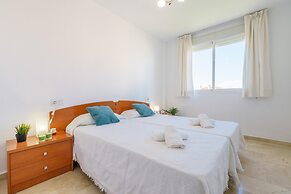 La Paloma With Pool in Costa del Sol