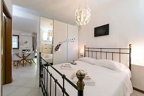 Perla del Lago Near the Beach