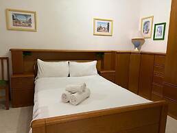Sea and sun Views 2bd Apt Marsalforn Gozo