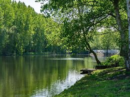 Well-maintained Chalet Near Amsterdam