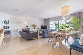 Apt Mairena Forest sea View Pool