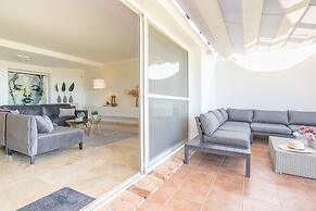 Apt Mairena Forest sea View Pool