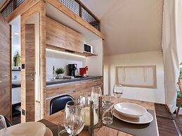 Nice Tent Lodge With Veranda
