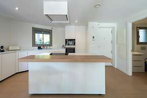 Inviting 3-bed House in Mijas