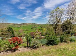 Elegant Holiday Home in Coubjours