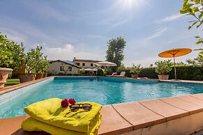 Villa Pallina With Pool