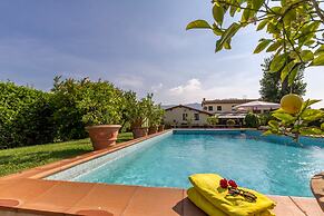 Villa Pallina With Pool