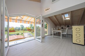 Silver Lake Apartment