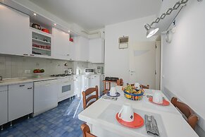 Sunrise Apartment Seaview