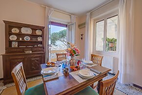 Sunrise Apartment Seaview