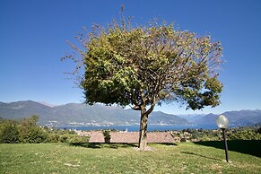 Oasi di Castelveccana Apt Pool and View