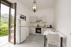 Villa Alberti 900m From Garda Lake