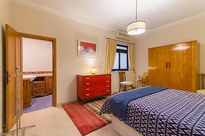 Magnificent Seafront Apartment Sliema