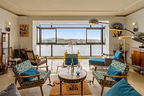Magnificent Seafront Apartment Sliema