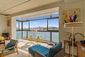 Magnificent Seafront Apartment Sliema