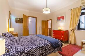 Magnificent Seafront Apartment Sliema