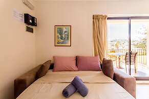 Merill Pool and Sea Charming Apart 4