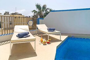 Merill Pool and Sea Charming Apart 4