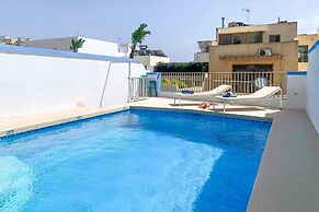 Merill Pool and Sea Charming Apart 4