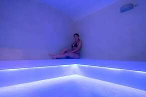 Marbella Resort 2 Pool Whirlpool Sauna