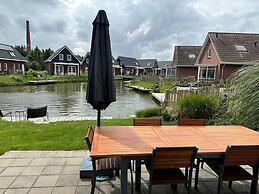 Spectacular Villa by the Lake