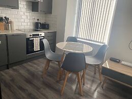 Bright & Stylish 1-bed Apt W/free Parking & Wi-fi