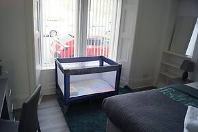 Bright & Stylish 1-bed Apt W/free Parking & Wi-fi