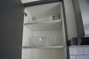 Bright & Stylish 1-bed Apt W/free Parking & Wi-fi