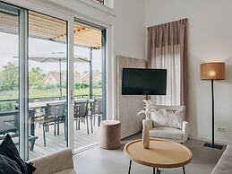 Modern Lodge Near Beach