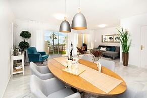 Calahonda Elegance With Pool And Sea View