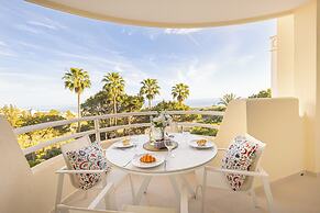 Calahonda Elegance With Pool And Sea View
