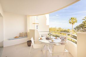 Calahonda Elegance With Pool And Sea View