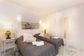 Calahonda Elegance With Pool And Sea View